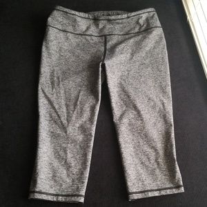 VSX cropped leggings with key pocket